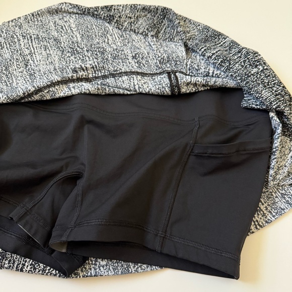 Lululemon Lost In Peace Skirt Skort Women’s 10 Tennis Golf Black White Running - Picture 7 of 14